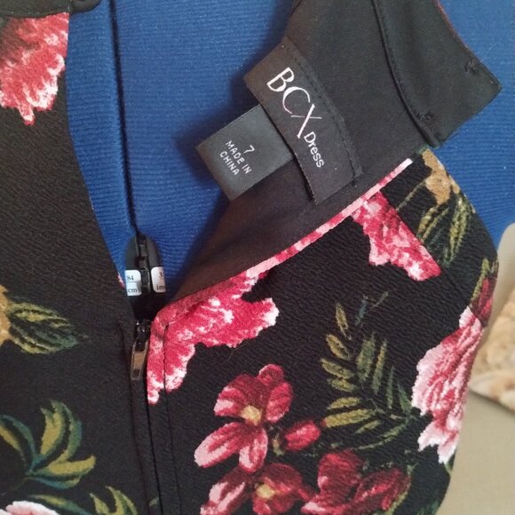 Juniors flowered dress, size 7 - Picture 3 of 3